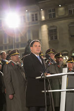 Landeshauptmann-Stellvertreter Michael Schickhofer unterstrich, dass die Flaggenparade ein wichtiges Zeichen des Dankes und des Respekts an die steirischen Einsatzorganisationen und das Bundesheer sei