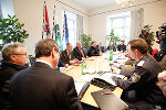 Über eine Stunde beriet heute Nachmittag der Landeskoordinationsausschuss in der Grazer Burg