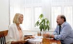 Landespressedienst-Leiterin Inge Farcher im Gespräch mit Katastrophenschutz-Abteilungsleiter Kurt Kalcher © LPD Steiermark