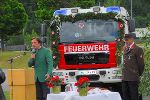 LH Voves vor dem neuen Feuerwehrfahrzeug